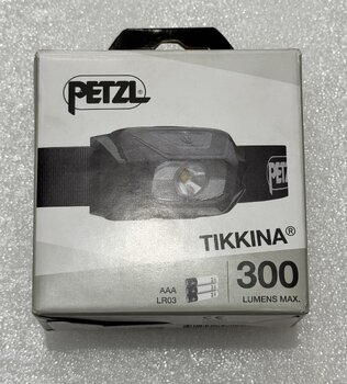 OUTLET Latarka czołowa, czołówka Petzl Tikkina czarna E060AB00 OUTLET Latarka czołowa, czołówka Petzl Tikkina czarna E060AB00