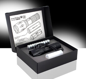 Latarka ręczna diodowa (LED) everActive FL-600 z diodą CREE XM-L2 Gift-Box