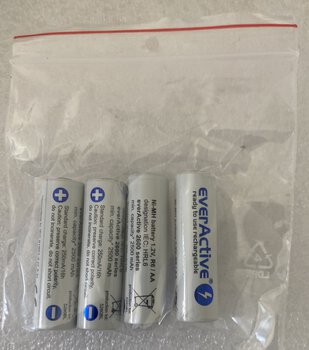 OUTLET 4 x akumulatorki everActive R6/AA Ni-MH 2600 mAh ready to use OUTLET 4 x akumulatorki everActive R6/AA Ni-MH 2600 mAh ready to use