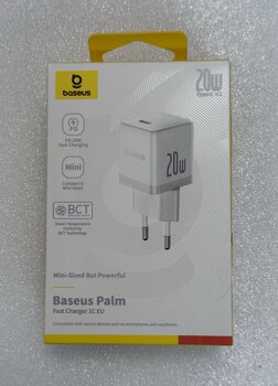 OUTLET Baseus Palm P10111602213-00 20W szybka ładowarka sieciowa z gniazdem USB-C PD 3.0 OUTLET Baseus Palm P10111602213-00 20W szybka ładowarka sieciowa z gniazdem USB-C PD 3.0