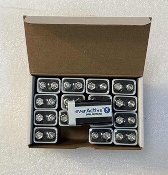 OUTLET baterie alkaliczne everActive Pro 6LR61 / 6LF22 9V (kartonik/folia) - 10 sztuk OUTLET baterie alkaliczne everActive Pro 6LR61 / 6LF22 9V (kartonik/folia) - 10 sztuk