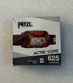 OUTLET Latarka czołowa, czołówka Petzl Actik Core czerwona E065AB02