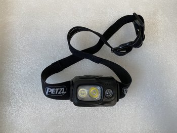 OUTLET Latarka czołowa, czołówka Petzl Swift RL E095BB00 czarna