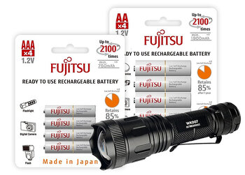 Zestaw Fujitsu R6/AA 2000mAh 20 sztuk / R03/AAA 800mAh 20 sztuk + latarka Xtar WK007